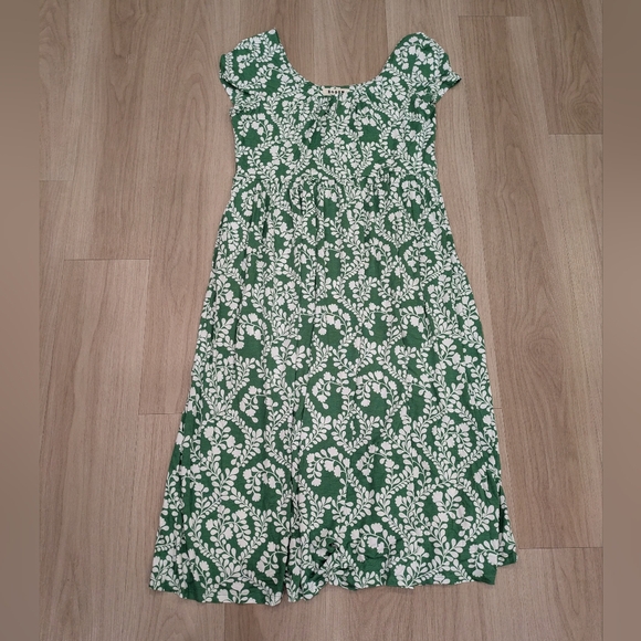 Boden Dresses & Skirts - Boden Green and White Floral Midi Dress